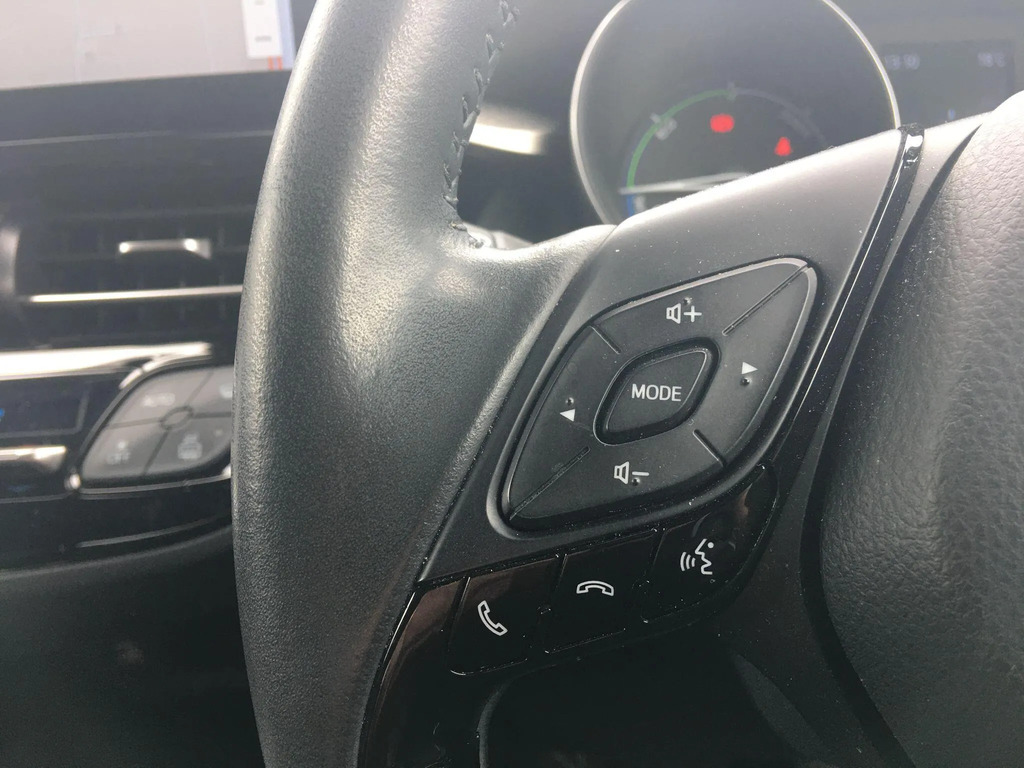 Toyota C-Hr Excel White #39