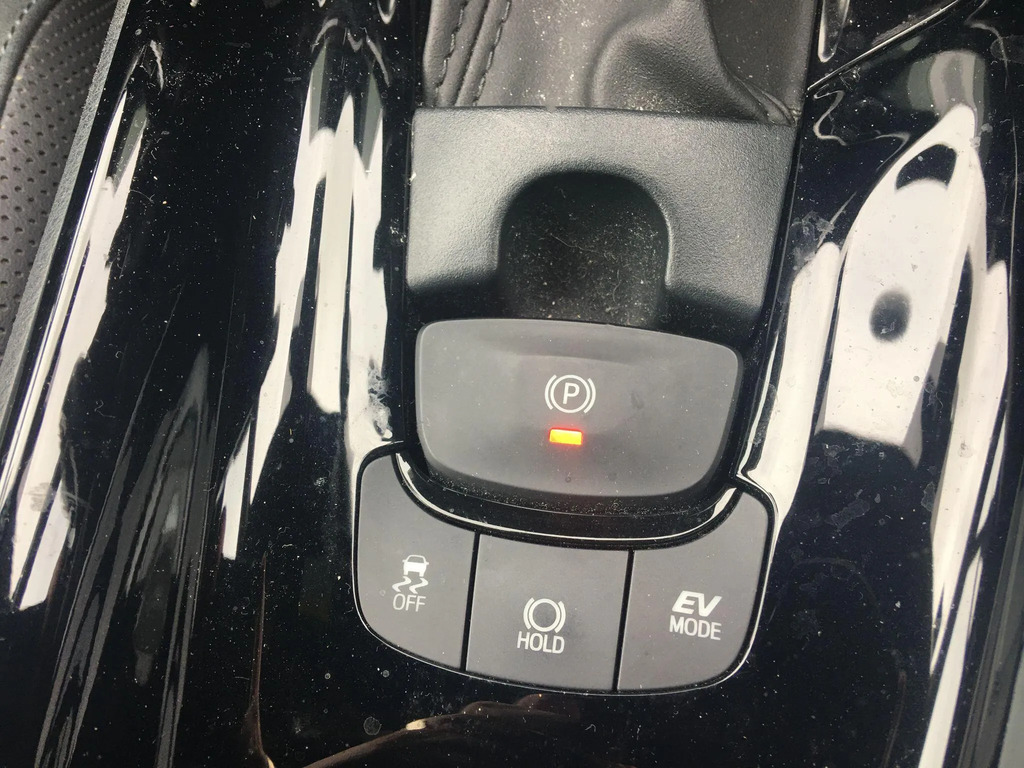 Toyota C-Hr Excel White #22