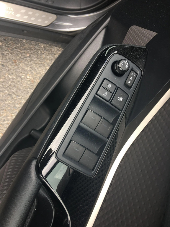 Toyota C-Hr Excel White #35