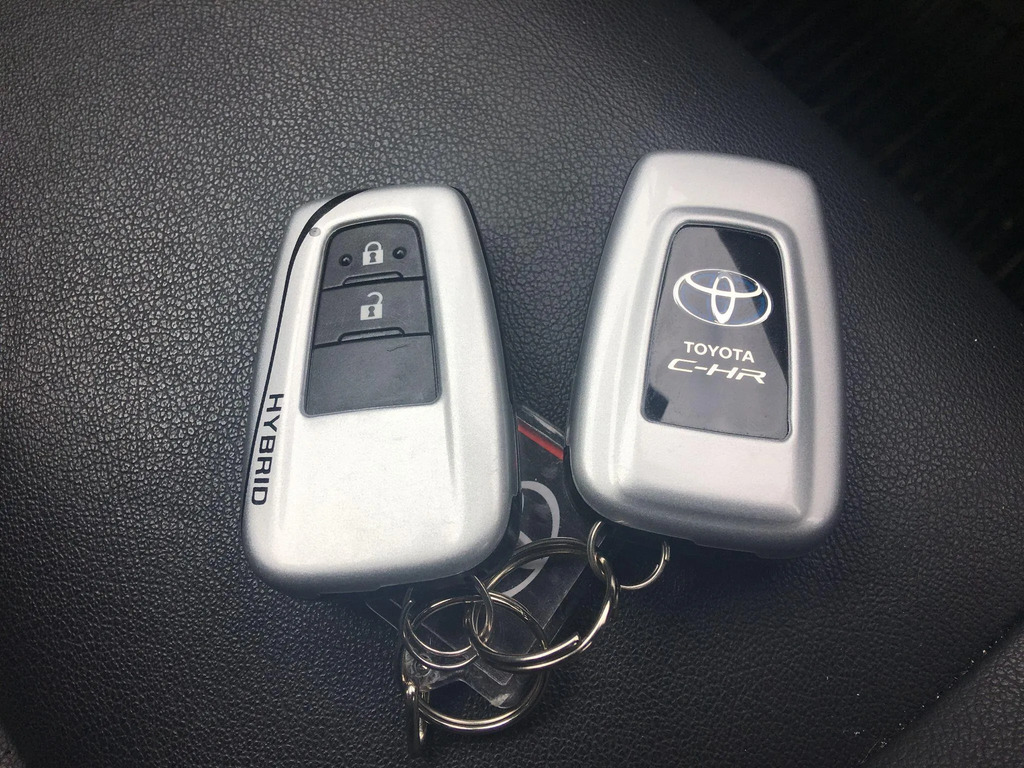 Toyota C-Hr Excel White #19