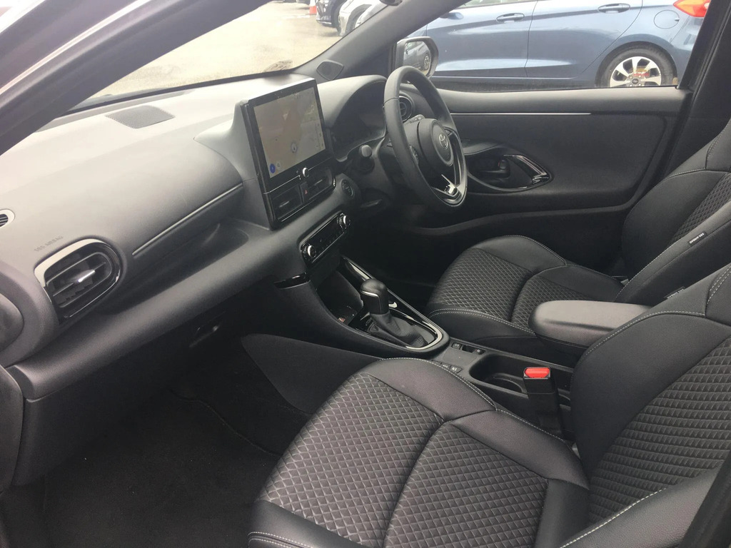 Toyota Yaris Design YK74XJU Grey #14