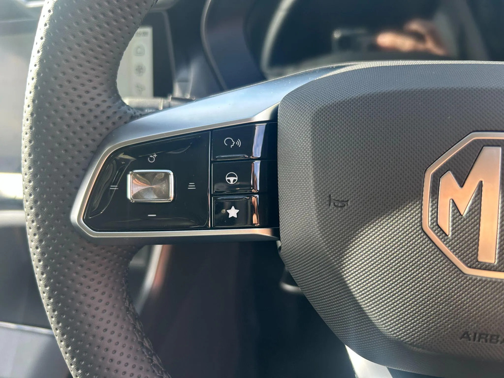 MG ZS 1.5 Hybrid Trophy Black #19