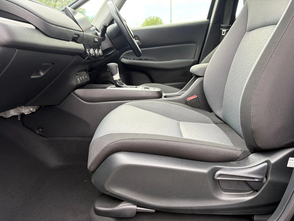 Honda Jazz Crosstar Advance White #32