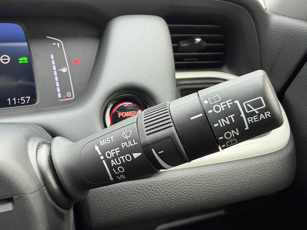 Honda Jazz Crosstar Advance White #21