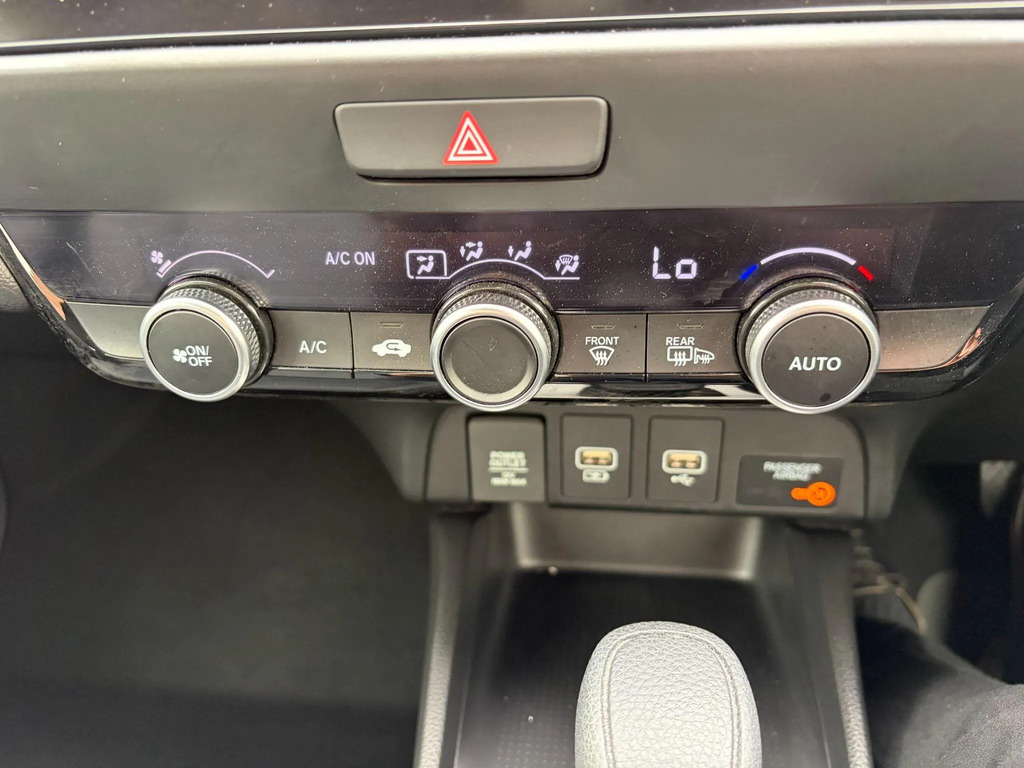 Honda Jazz Crosstar Advance White #24