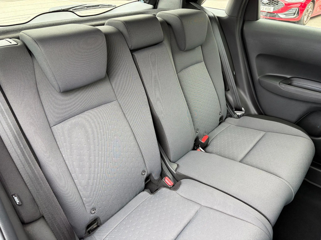 Honda Jazz Crosstar Advance White #18