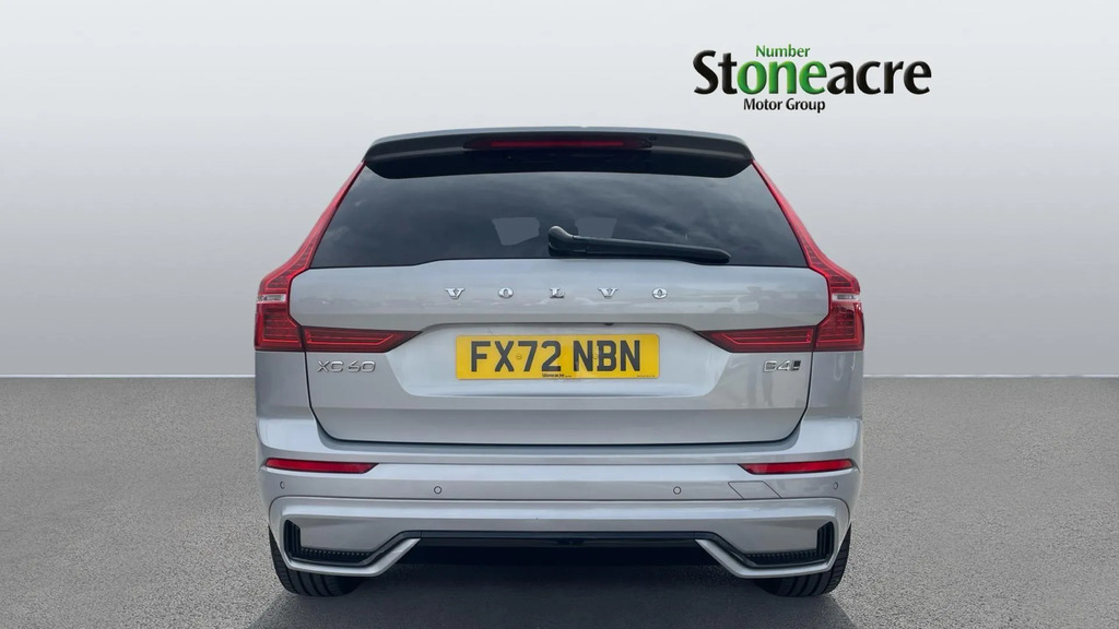 Volvo XC60 Momentum Black #7