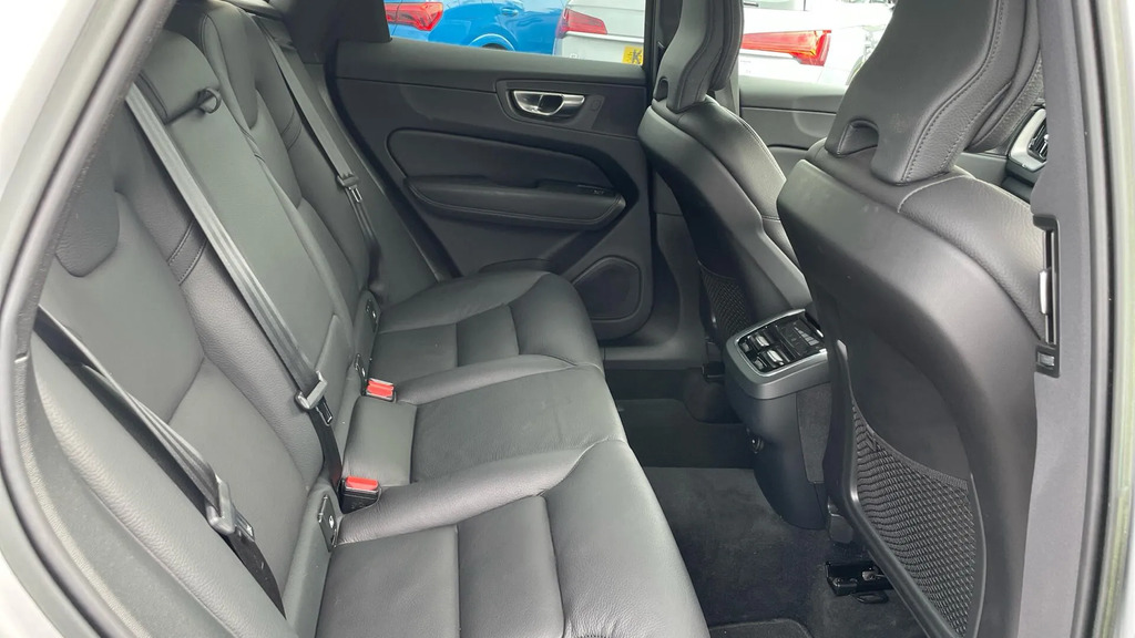 Volvo XC60 Suv #6