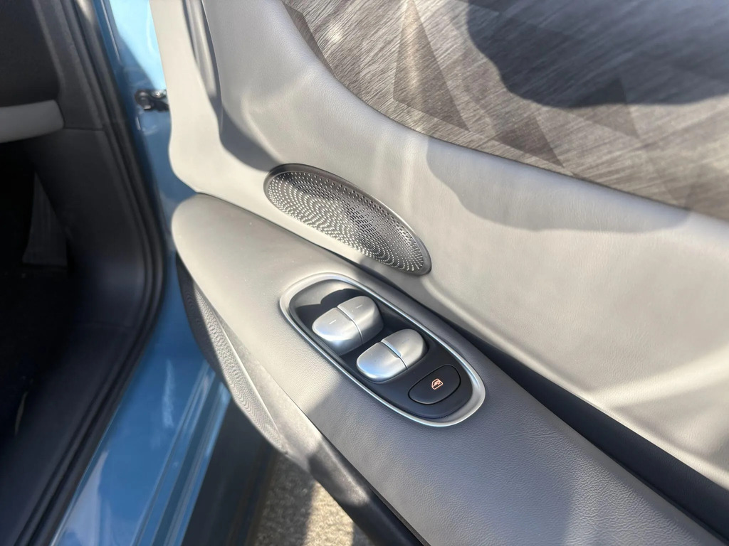 MG IM5 100Kwh Performance Saloon 4Wd 7 Blue #26