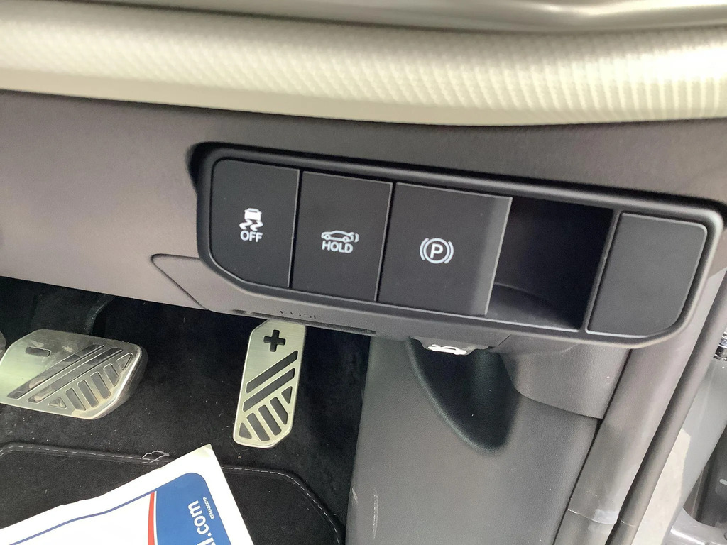 Kia EV4 81.4Kwh Air Hatchback 201 Bhp White #19
