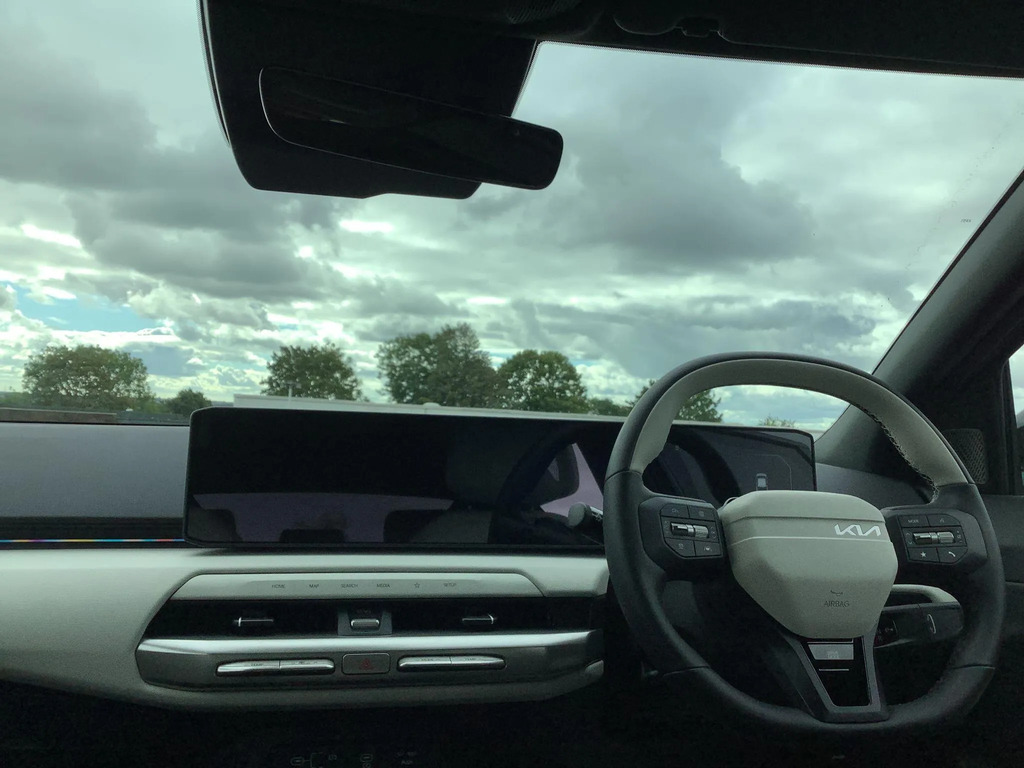 Kia EV4 81.4Kwh Air Hatchback 201 Bhp White #10