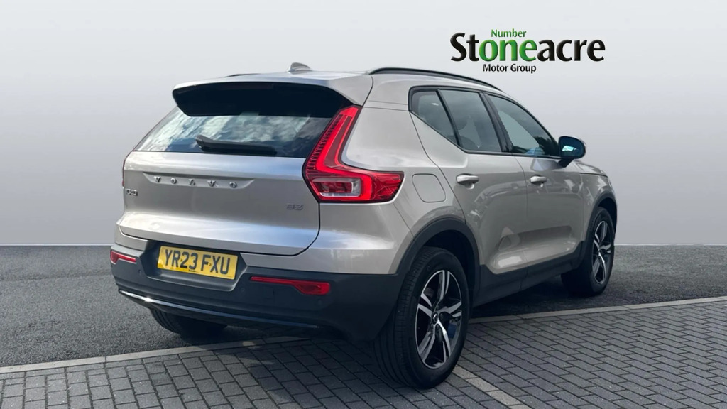 Volvo XC40 2.0 B3p Plus Dark #2