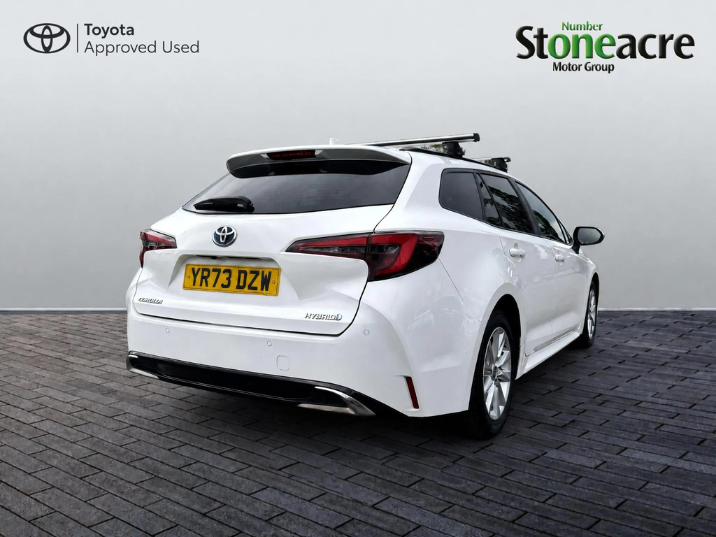 Toyota Corolla 1.8 Hybrid Icon  #2
