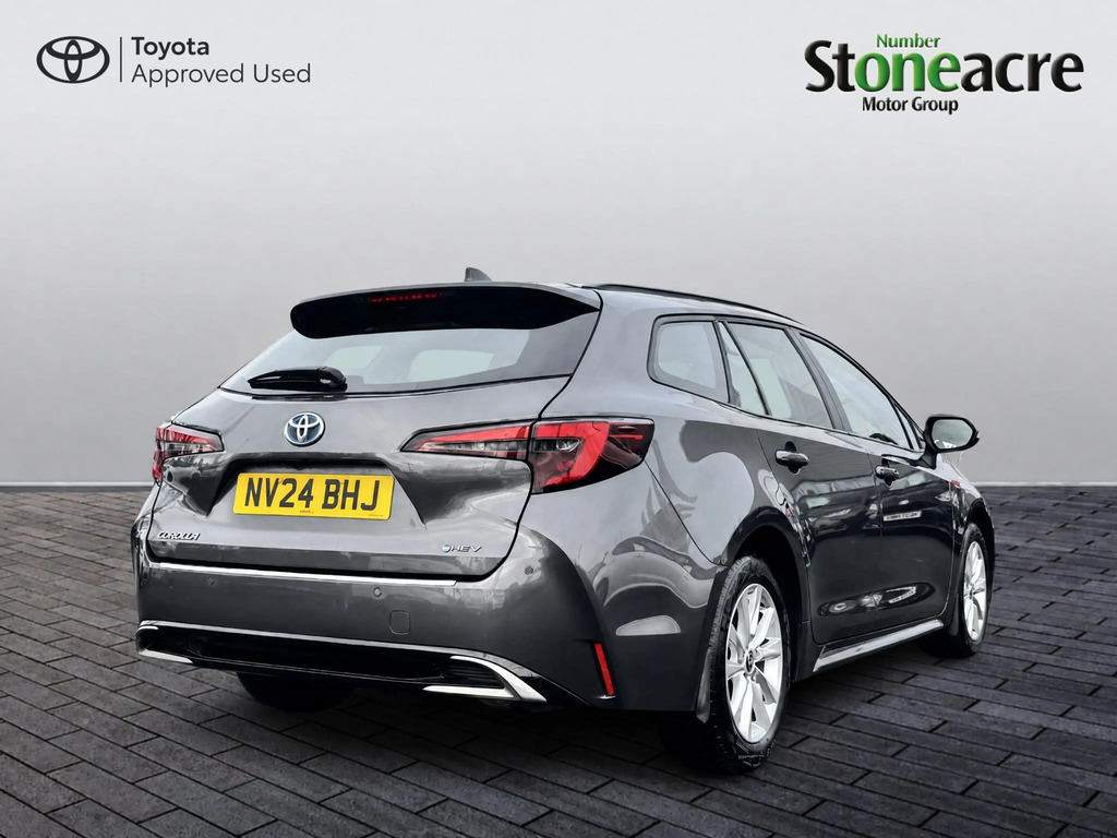 Toyota Corolla 1.8 Hybrid Icon  #3