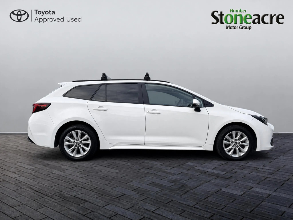 Toyota Corolla 1.8 Hybrid Icon  #2