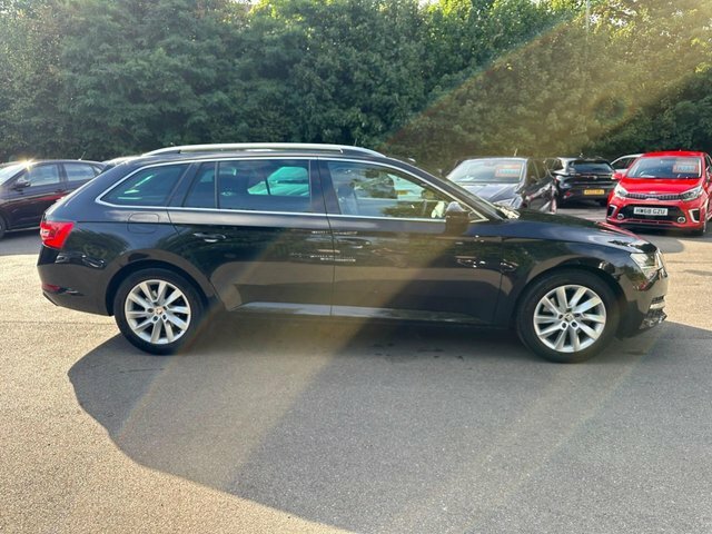 Skoda Superb 1.5 Tsi Act Se Black #4