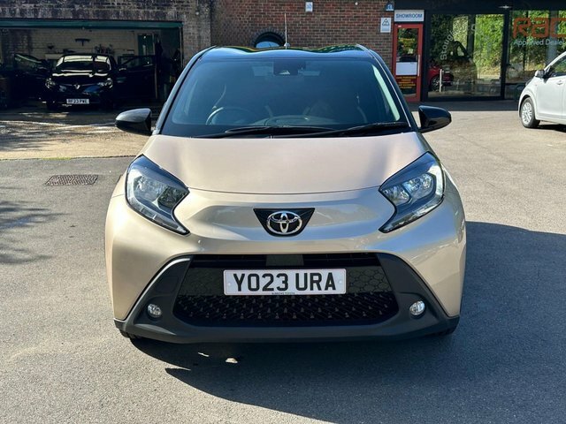 Toyota Aygo X 1.0 Vvt-i Edge Hatchback Euro 6 Beige #2
