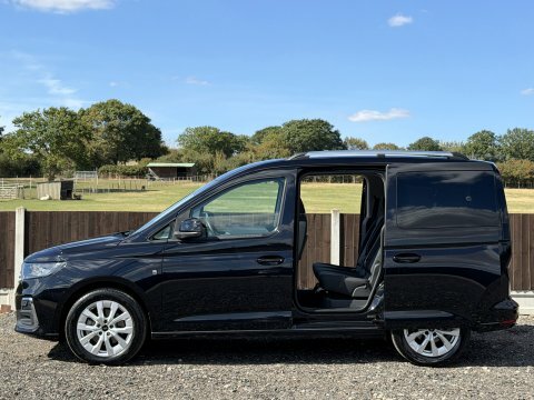 Ford Tourneo Connect 2.0 Titanium Dct Black #4