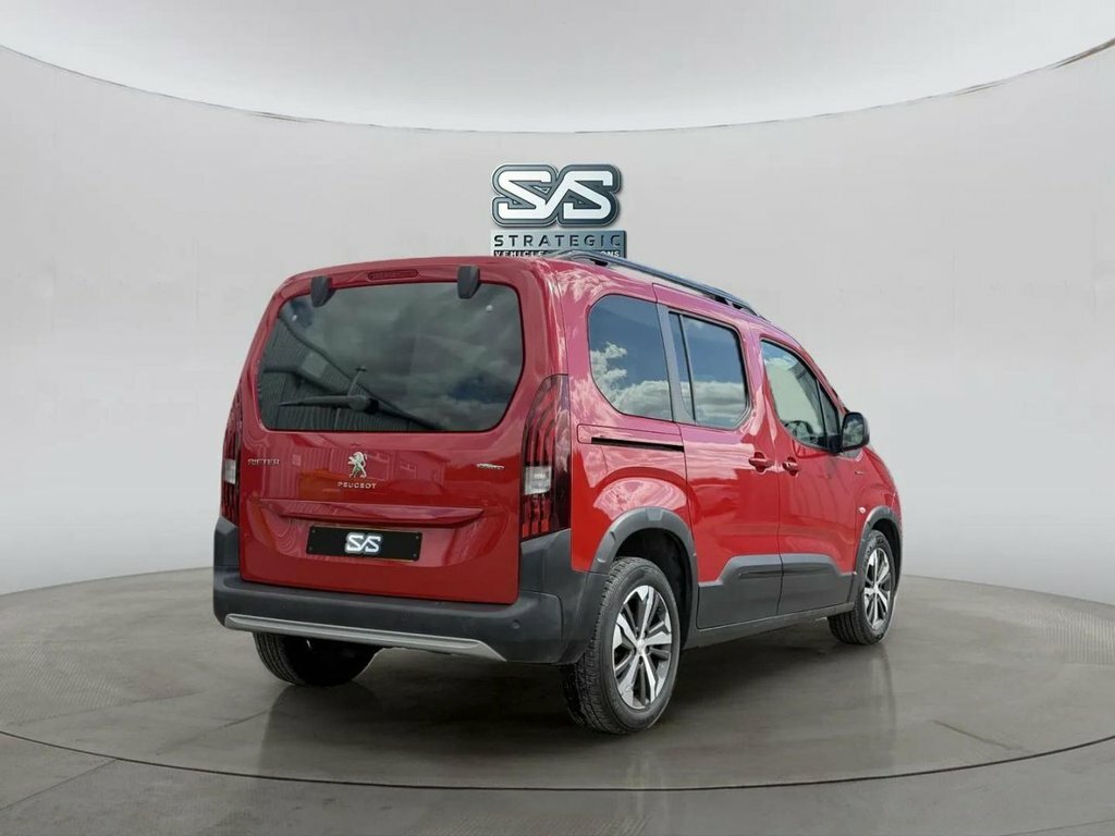 Peugeot Rifter 1.5L Gt Line Red #4