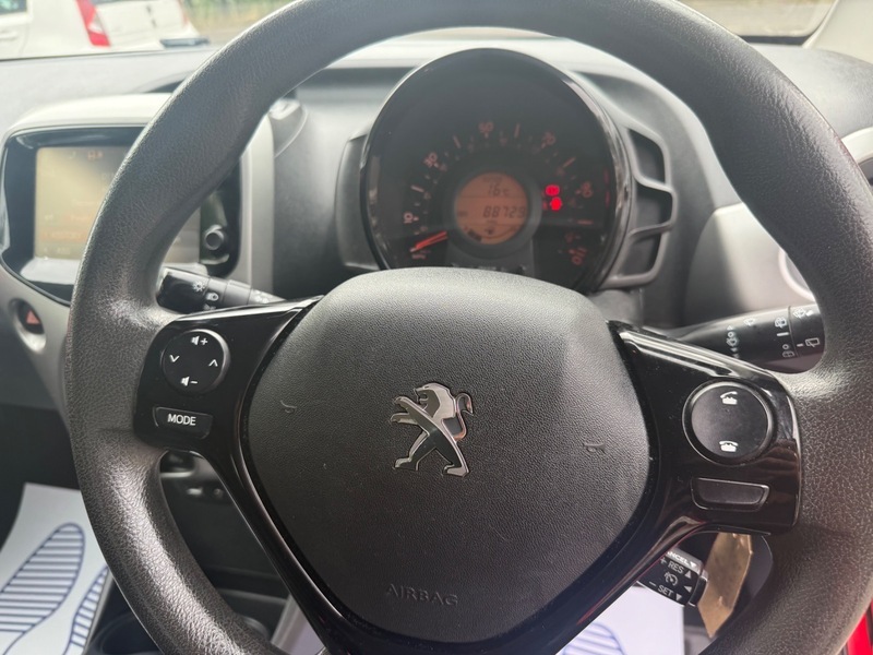 Peugeot 108 1.0 Active Red #17