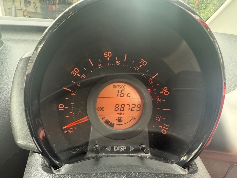 Peugeot 108 1.0 Active Red #24