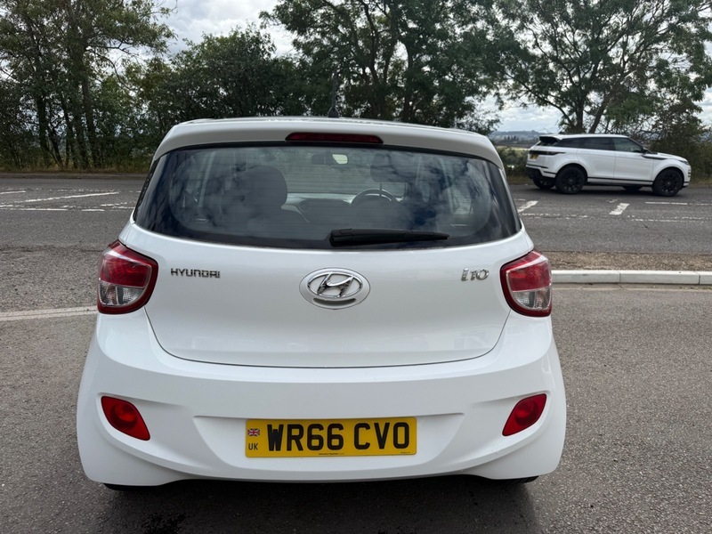 Hyundai I10 S Blue Drive White #5