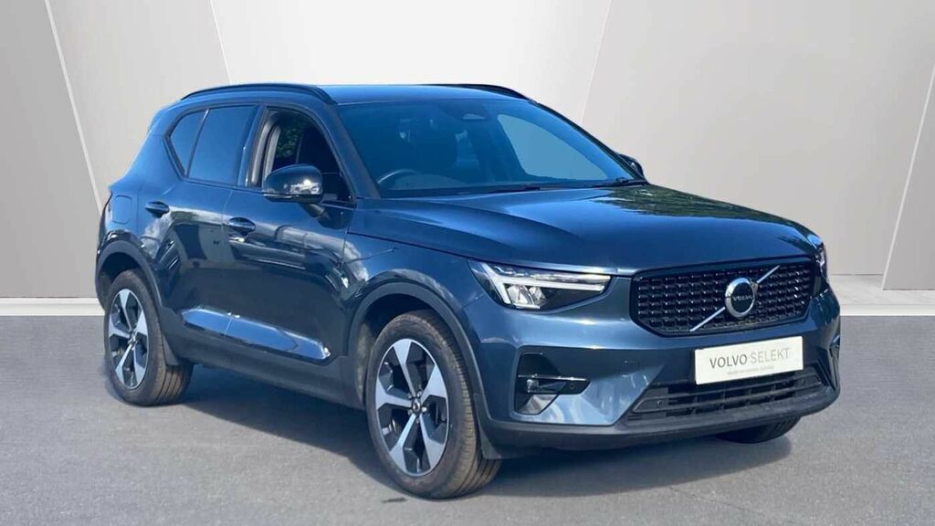 Volvo XC40 Plus, B3 Mild Hybrid, Dark Blue