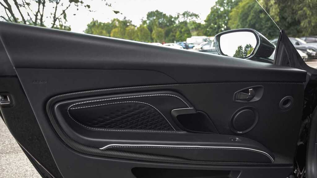 Aston Martin DBS Dbs Superleggera V12 Black #32