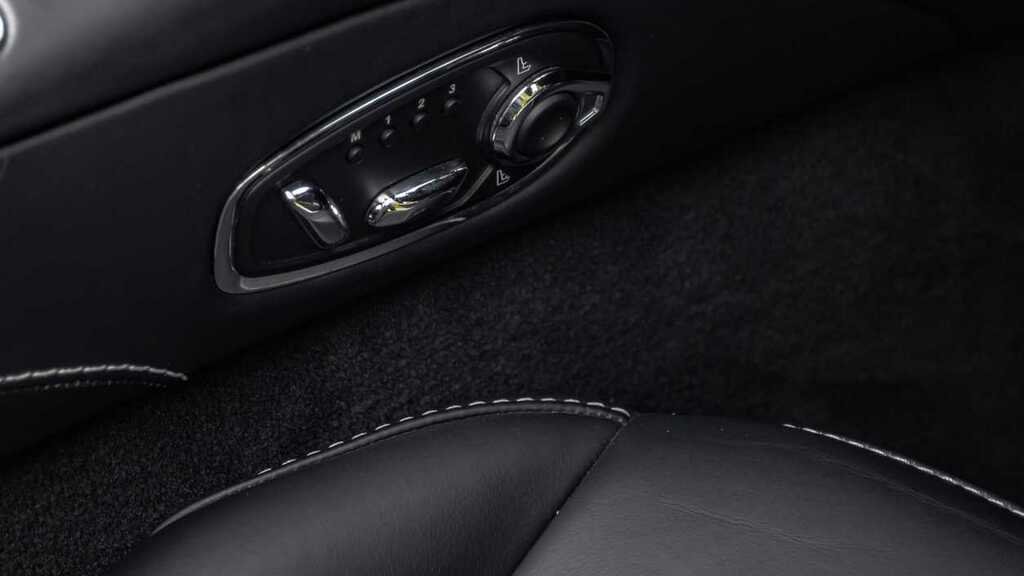Aston Martin DBS Dbs Superleggera V12 Black #27