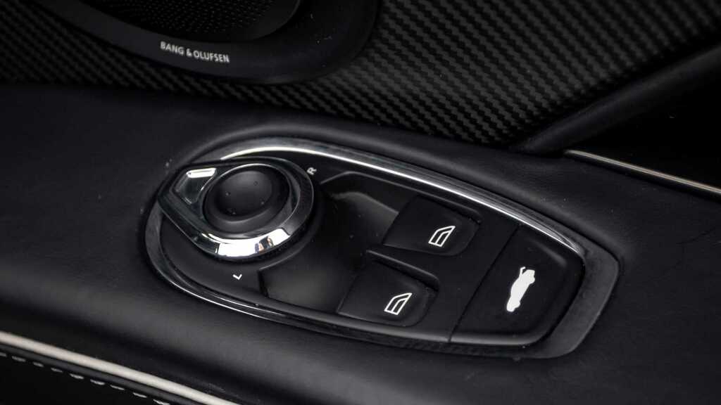 Aston Martin DBS Dbs Superleggera V12 Black #19