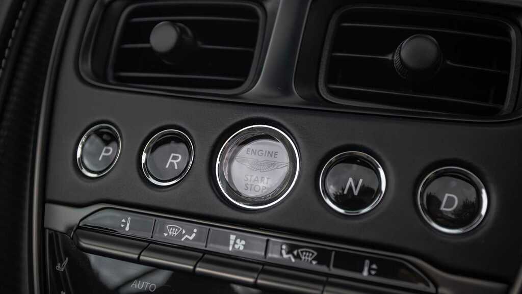 Aston Martin DBS Dbs Superleggera V12 Black #22