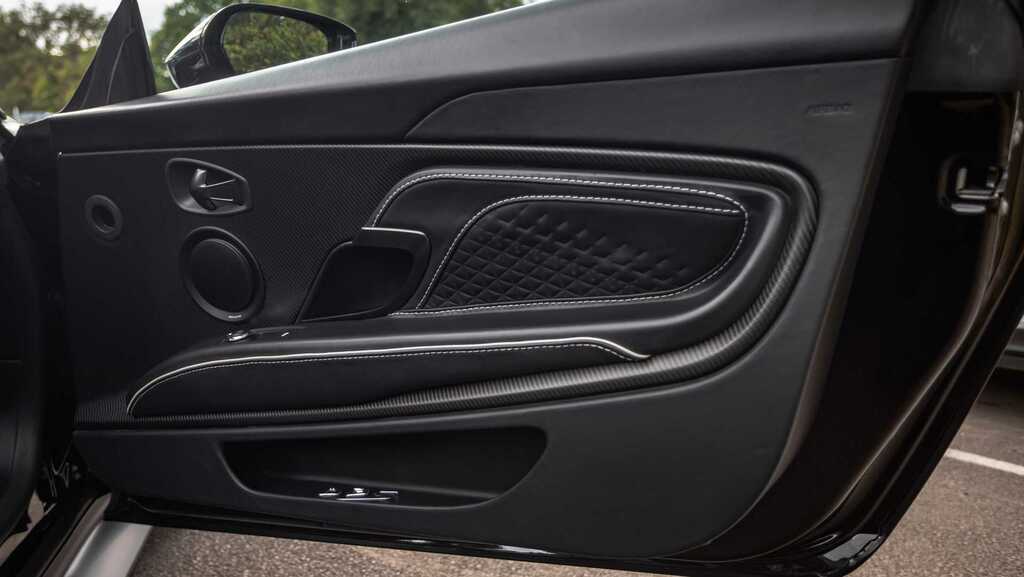 Aston Martin DBS Dbs Superleggera V12 Black #21