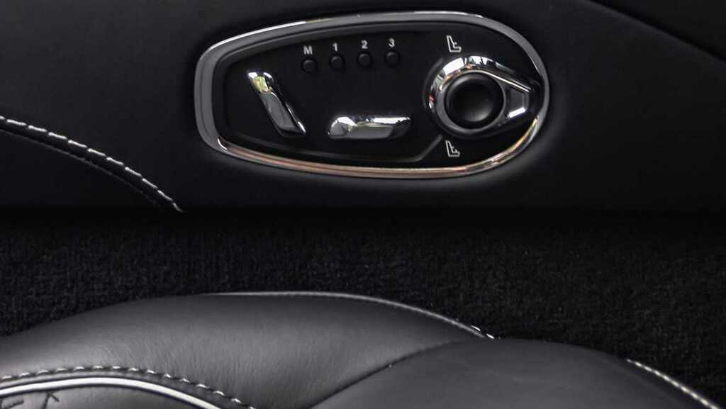Aston Martin DBS Dbs Superleggera V12 Black #28