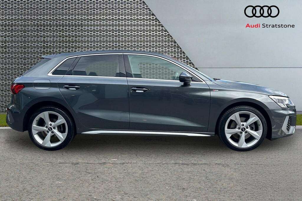Audi A3 35 Tfsi S Line S Tronic 2021 FH21GYN Grey #4
