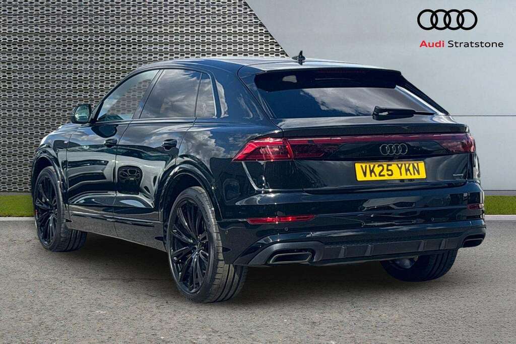 Audi Q8 55 Tfsi Quattro Black Edition Tiptronic 2025 Black #3