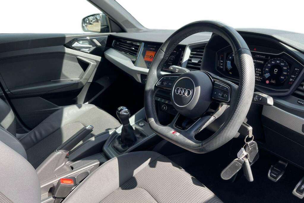 Audi A1 25 Tfsi Black Edition 2024 LO24EHP Grey #6