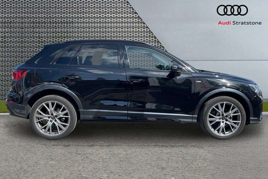 Audi Q3 35 Tfsi Black Edition S Tronic 2023 Black #4