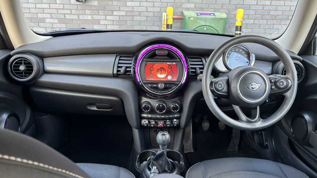 Mini Hatch 1.5 Cooper Classic II Comfort Pack 2018 FD68RZU Black #4