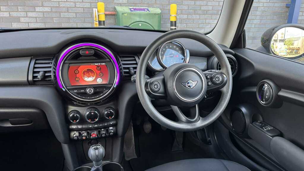Mini Hatch 1.5 Cooper Classic II Comfort Pack 2018 FD68RZU Black #5