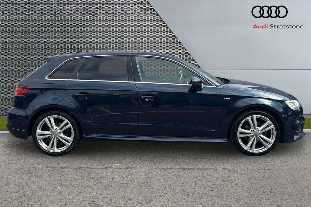 Audi A3 35 Tfsi S Line S Tronic 2019 GM19VVE Blue #4