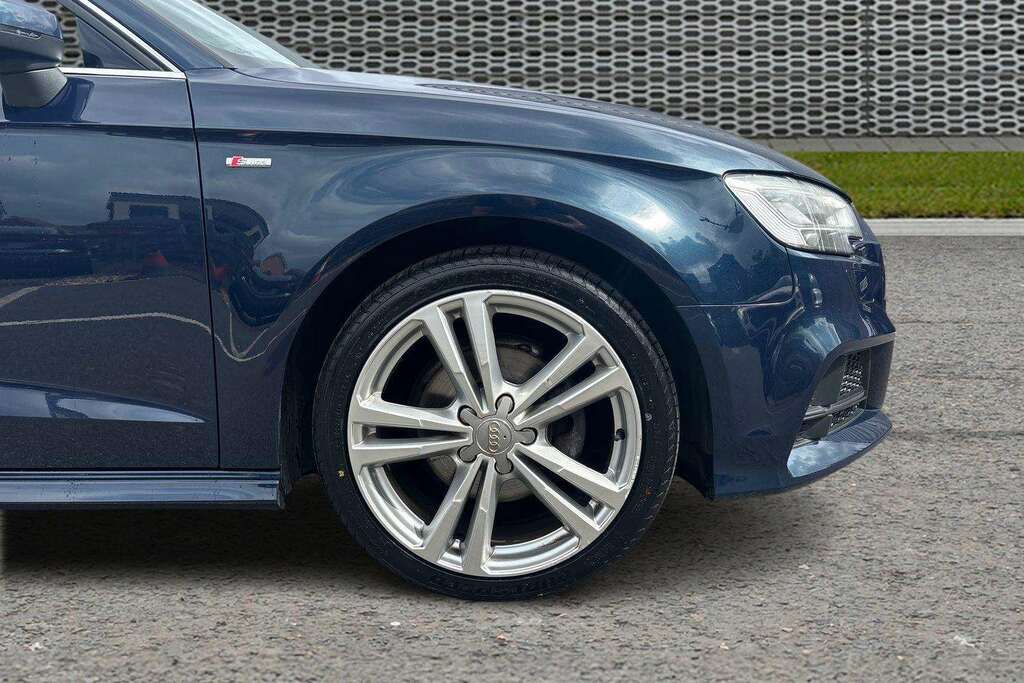 Audi A3 35 Tfsi S Line S Tronic 2019 GM19VVE Blue #5