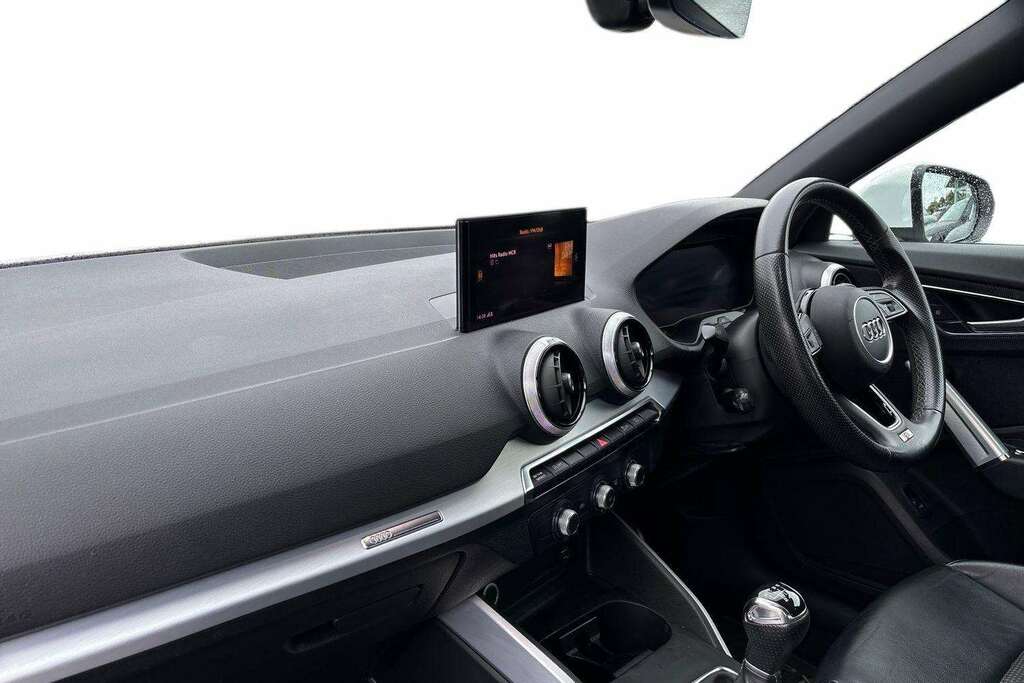 Audi Q2 35 Tfsi S Line 2021 White #2