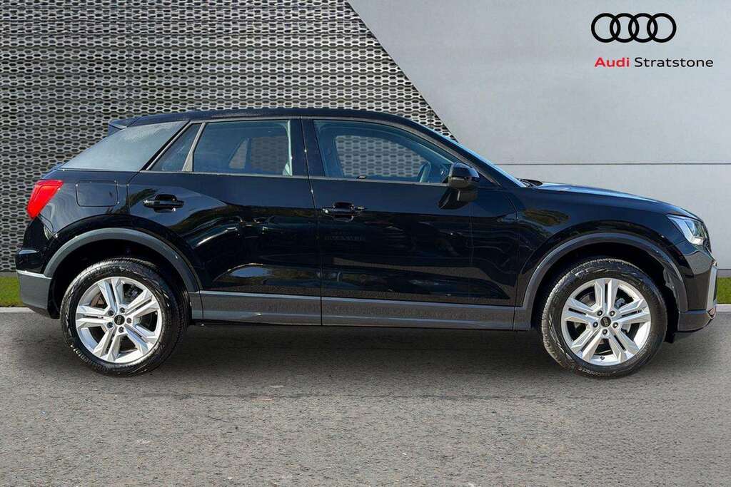 Audi Q2 30 Tfsi 116 Sport 2026 Black #4