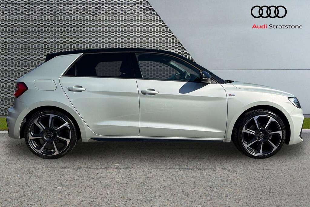 Audi A1 35 Tfsi Black Edition S Tronic 2024 OV74YFR Silver #4