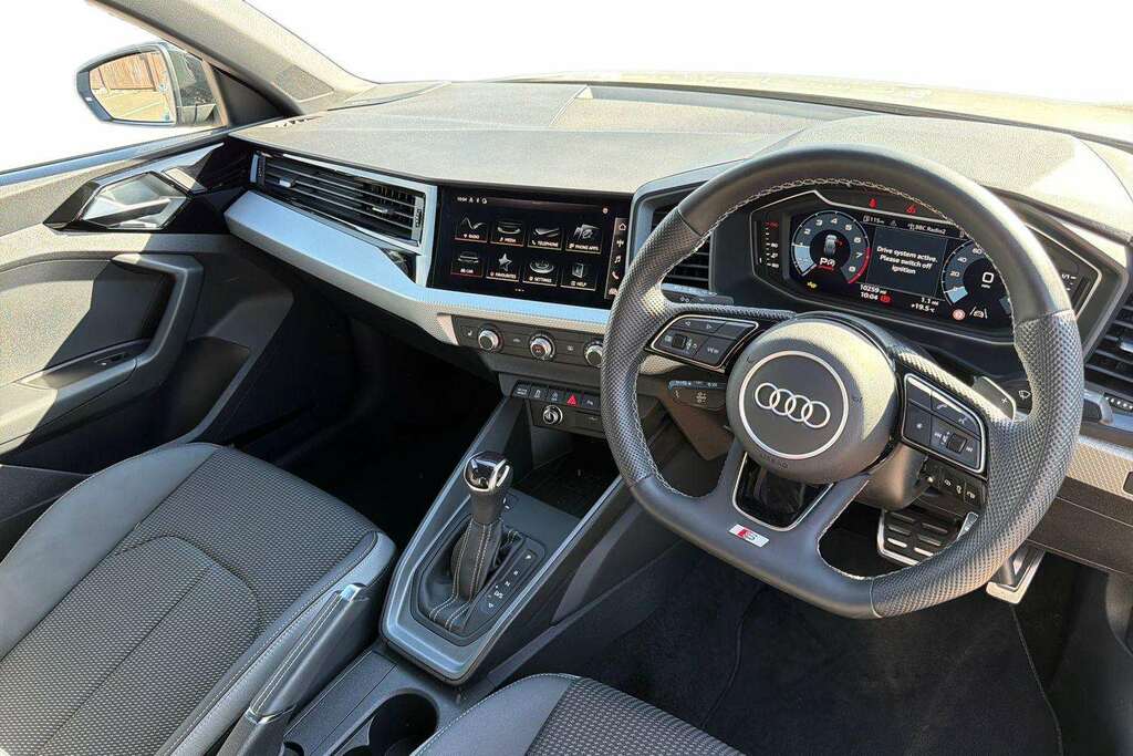 Audi A1 35 Tfsi Black Edition S Tronic 2024 OV74YFR Silver #6