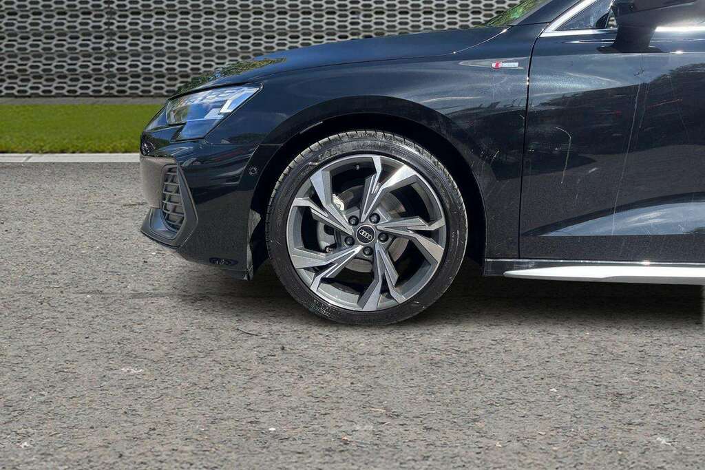 Audi A3 1.5 Tfsi 150 S Line S Tronic 2025 Black #5