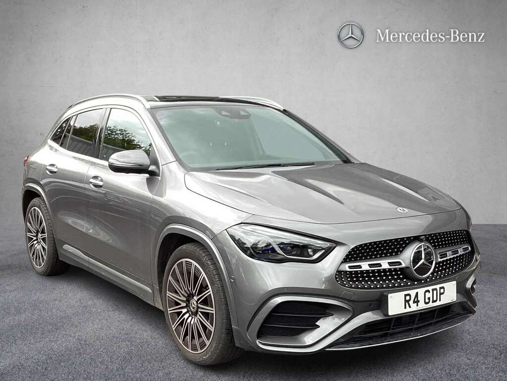 Mercedes-Benz GLA Class Amg Line Black #1
