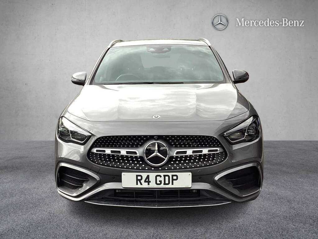 Mercedes-Benz GLA Class 220D 4Matic Amg Line Premium Plus 2024 Grey #4