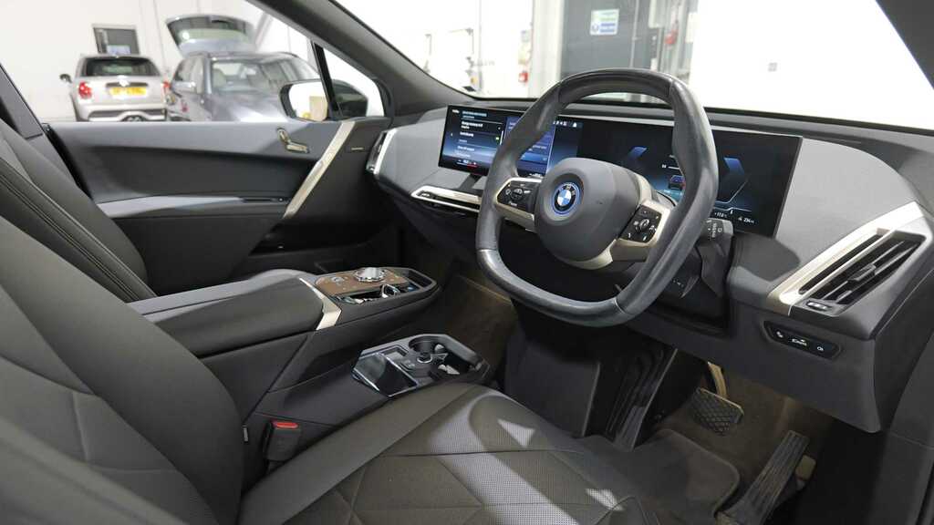 BMW iX 240Kw Xdrive40 M Sport Edition 76.6Kwh 20 Black #6