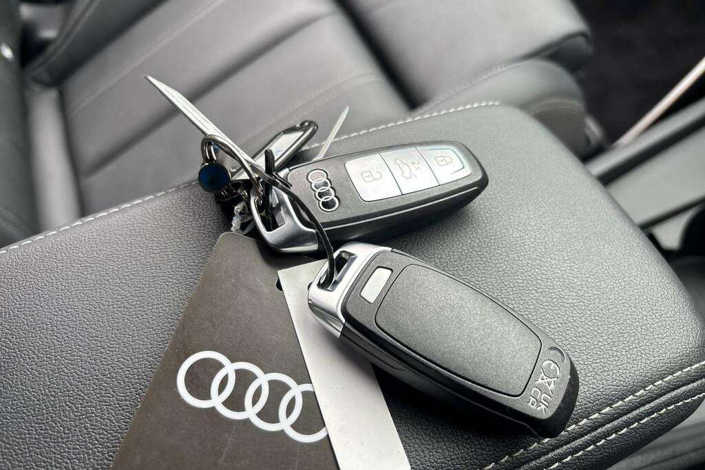 Audi Q4 E Tron Black Edition Blue #25